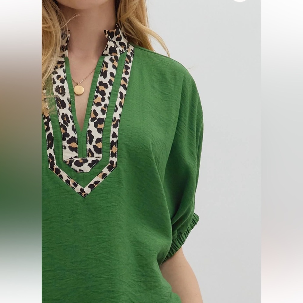 Entro dolman top with leopard print accent. Size S.